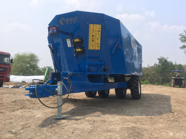 leo-14-cube-voermenger-tmr-mixer-big-2