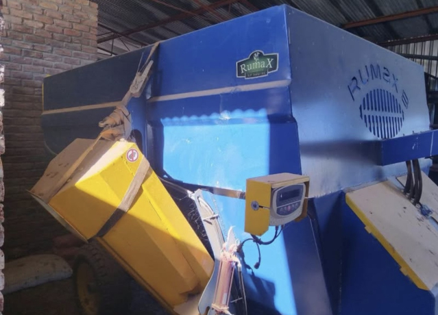 rumax-9-voermenger-big-1